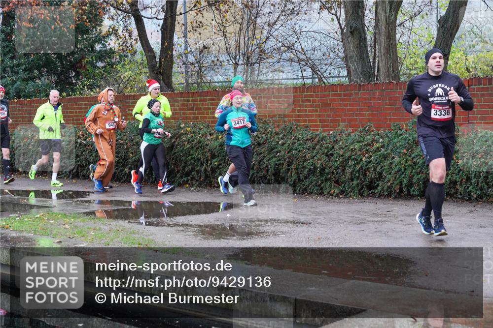 07.12.2025 - St. Pauli X-Mass-Run No. 15 Michael Burmester http://msf.ph/oto/9429136 07.12.2025 09:43:05 Laufen 05, 943, 3417, 3336 meine-sportfotos.de