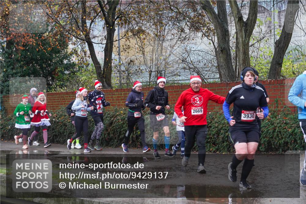 07.12.2025 - St. Pauli X-Mass-Run No. 15 Michael Burmester http://msf.ph/oto/9429137 07.12.2025 11:22:47 Laufen 337, 3379, 3403, 3920, 2947, 325, 35, 2669, 3930 meine-sportfotos.de