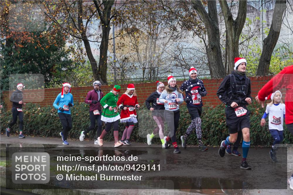 07.12.2025 - St. Pauli X-Mass-Run No. 15 Michael Burmester http://msf.ph/oto/9429141 07.12.2025 11:22:49 Laufen 3718, 3378, 371, 392, 3379, 2947, 3259 meine-sportfotos.de