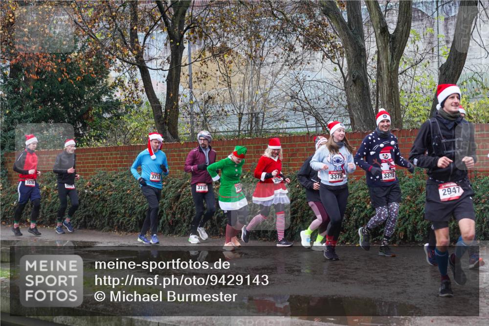 07.12.2025 - St. Pauli X-Mass-Run No. 15 Michael Burmester http://msf.ph/oto/9429143 07.12.2025 11:22:49 Laufen 3576, 3718, 3575, 3379, 3378, 3717, 2947 meine-sportfotos.de