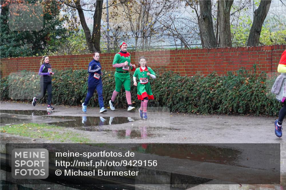07.12.2025 - St. Pauli X-Mass-Run No. 15 Michael Burmester http://msf.ph/oto/9429156 07.12.2025 09:43:13 Laufen 962, 963 meine-sportfotos.de