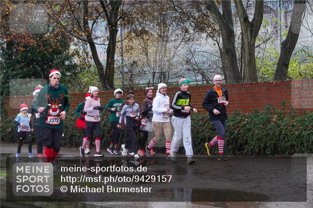 07.12.2025 - St. Pauli X-Mass-Run No. 15 Michael Burmester http://msf.ph/oto/9429157 07.12.2025 11:23:03 Laufen 2294, 2372, 357, 2180, 1933, 2179, 3829 meine-sportfotos.de