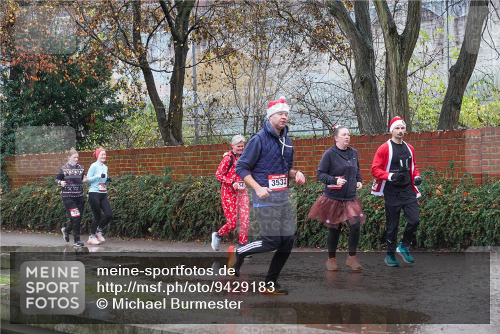 07.12.2025 - St. Pauli X-Mass-Run No. 15 Michael Burmester http://msf.ph/oto/9429183 07.12.2025 11:23:21 Laufen 724, 3532 meine-sportfotos.de