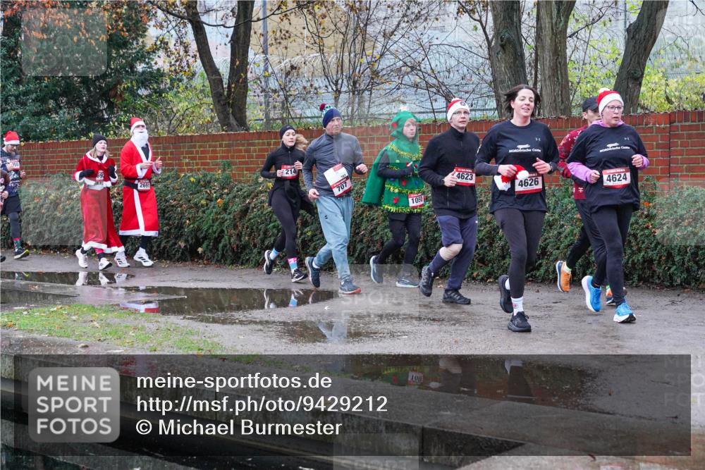 07.12.2025 - St. Pauli X-Mass-Run No. 15 Michael Burmester http://msf.ph/oto/9429212 07.12.2025 09:43:54 Laufen 214, 2691, 707, 1050, 1020, 4623, 4626, 4624 meine-sportfotos.de