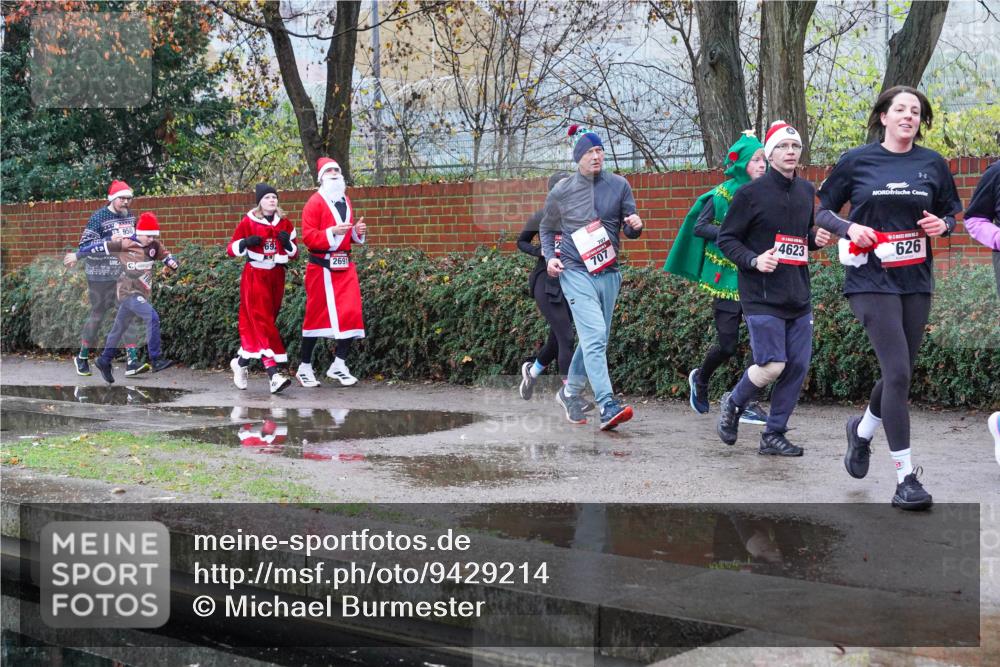 07.12.2025 - St. Pauli X-Mass-Run No. 15 Michael Burmester http://msf.ph/oto/9429214 07.12.2025 09:43:55 Laufen 2691, 707, 4623, 626 meine-sportfotos.de