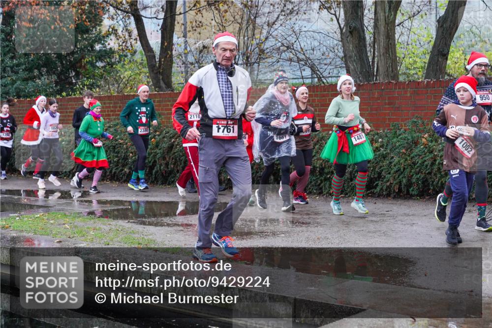 07.12.2025 - St. Pauli X-Mass-Run No. 15 Michael Burmester http://msf.ph/oto/9429224 07.12.2025 09:43:59 Laufen 182, 2380, 1394, 2110, 1761, 6, 166, 1481, 1002, 950 meine-sportfotos.de