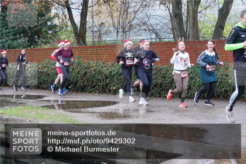 07.12.2025 - St. Pauli X-Mass-Run No. 15 Michael Burmester http://msf.ph/oto/9429302 07.12.2025 09:44:37 Laufen 2780, 1118, 3246, 4556, 4559 meine-sportfotos.de