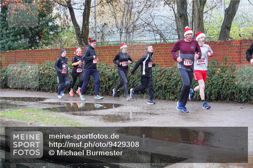 07.12.2025 - St. Pauli X-Mass-Run No. 15 Michael Burmester http://msf.ph/oto/9429308 07.12.2025 09:44:39 Laufen 2780, 278, 555, 4560, 1118, 3084, 308 meine-sportfotos.de
