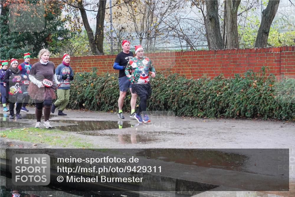 07.12.2025 - St. Pauli X-Mass-Run No. 15 Michael Burmester http://msf.ph/oto/9429311 07.12.2025 09:44:43 Laufen 247, 3859, 1929 meine-sportfotos.de