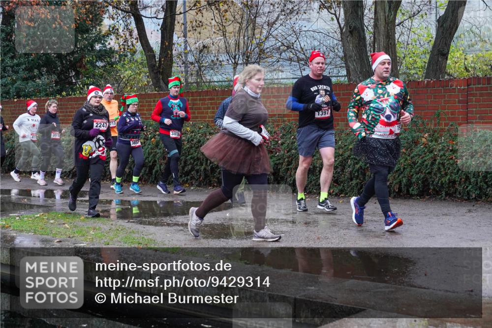 07.12.2025 - St. Pauli X-Mass-Run No. 15 Michael Burmester http://msf.ph/oto/9429314 07.12.2025 09:44:44 Laufen 419, 3970, 2247, 713, 3857, 3859, 1397 meine-sportfotos.de