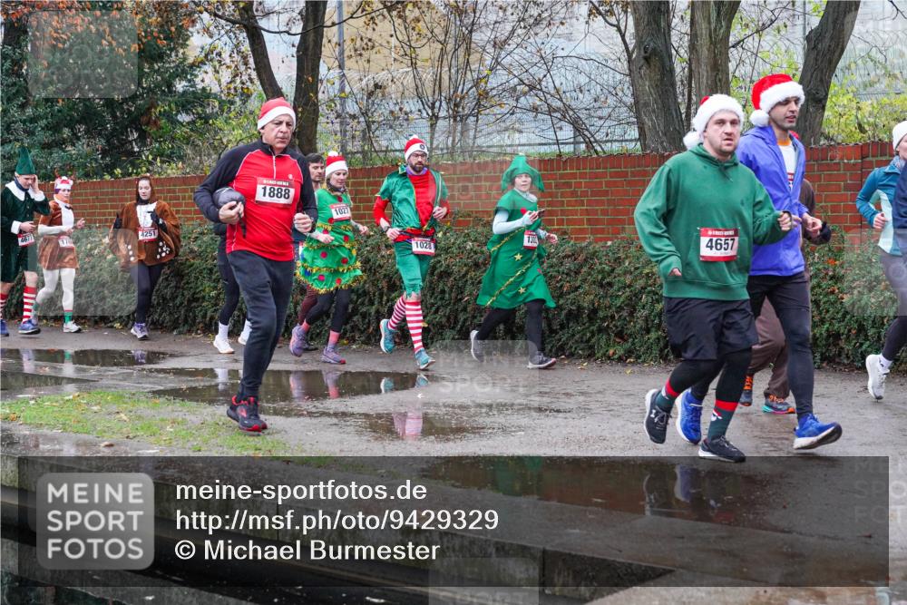 07.12.2025 - St. Pauli X-Mass-Run No. 15 Michael Burmester http://msf.ph/oto/9429329 07.12.2025 09:44:55 Laufen 4677, 4251, 1888, 1027, 1028, 1300, 4657 meine-sportfotos.de