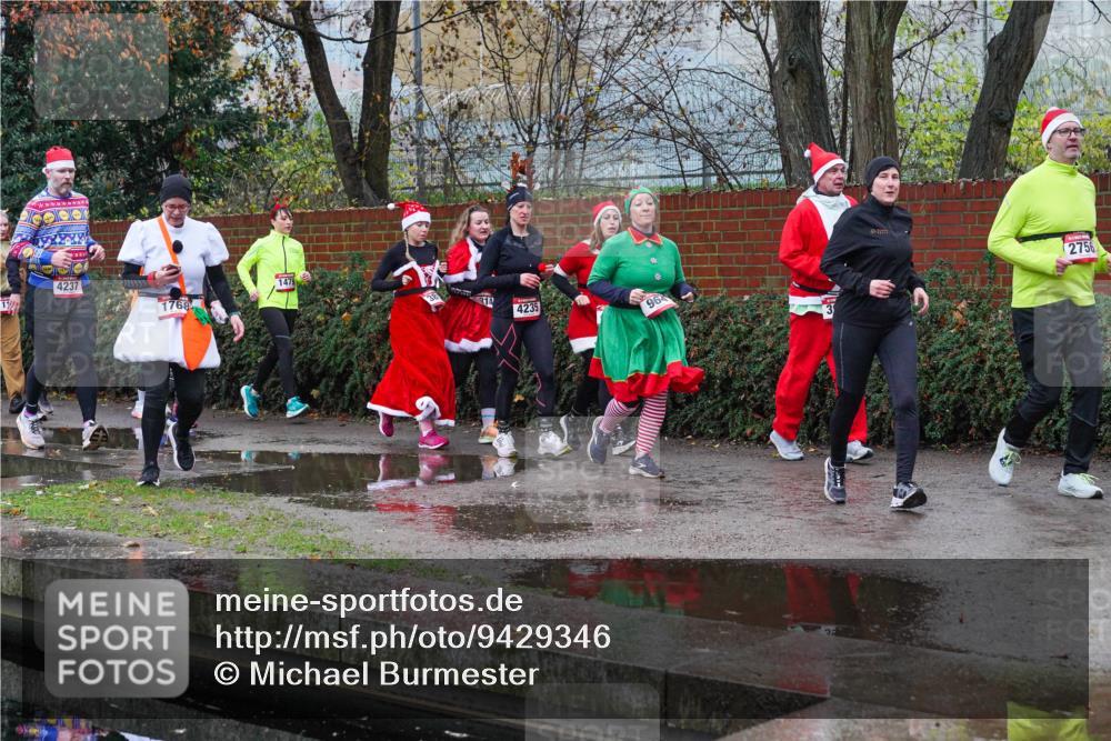 07.12.2025 - St. Pauli X-Mass-Run No. 15 Michael Burmester http://msf.ph/oto/9429346 07.12.2025 09:45:02 Laufen 4237, 1768, 1479, 4235, 96, 2756 meine-sportfotos.de