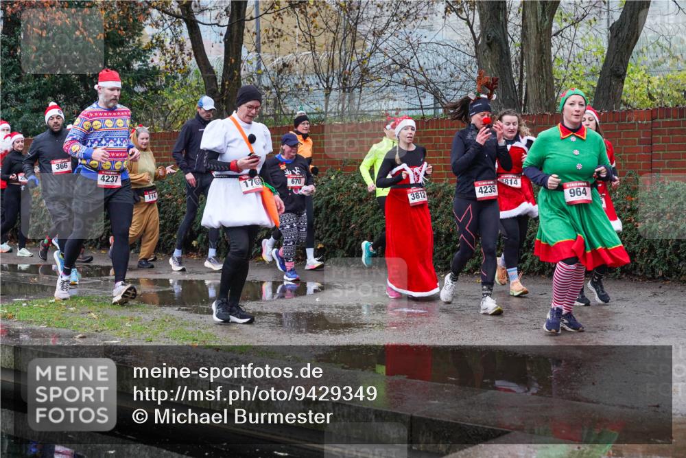 07.12.2025 - St. Pauli X-Mass-Run No. 15 Michael Burmester http://msf.ph/oto/9429349 07.12.2025 09:45:03 Laufen 366, 4237, 670, 3812, 4235, 814, 964 meine-sportfotos.de