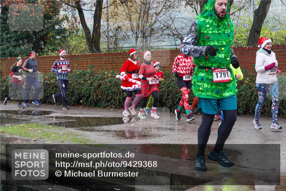 07.12.2025 - St. Pauli X-Mass-Run No. 15 Michael Burmester http://msf.ph/oto/9429368 07.12.2025 09:45:11 Laufen 24, 1248, 3085, 210, 699, 1791, 424, 2 meine-sportfotos.de