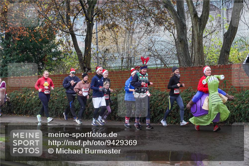 07.12.2025 - St. Pauli X-Mass-Run No. 15 Michael Burmester http://msf.ph/oto/9429369 07.12.2025 11:25:21 Laufen 2441, 1276, 1882, 8, 5, 0, 3523, 295 meine-sportfotos.de