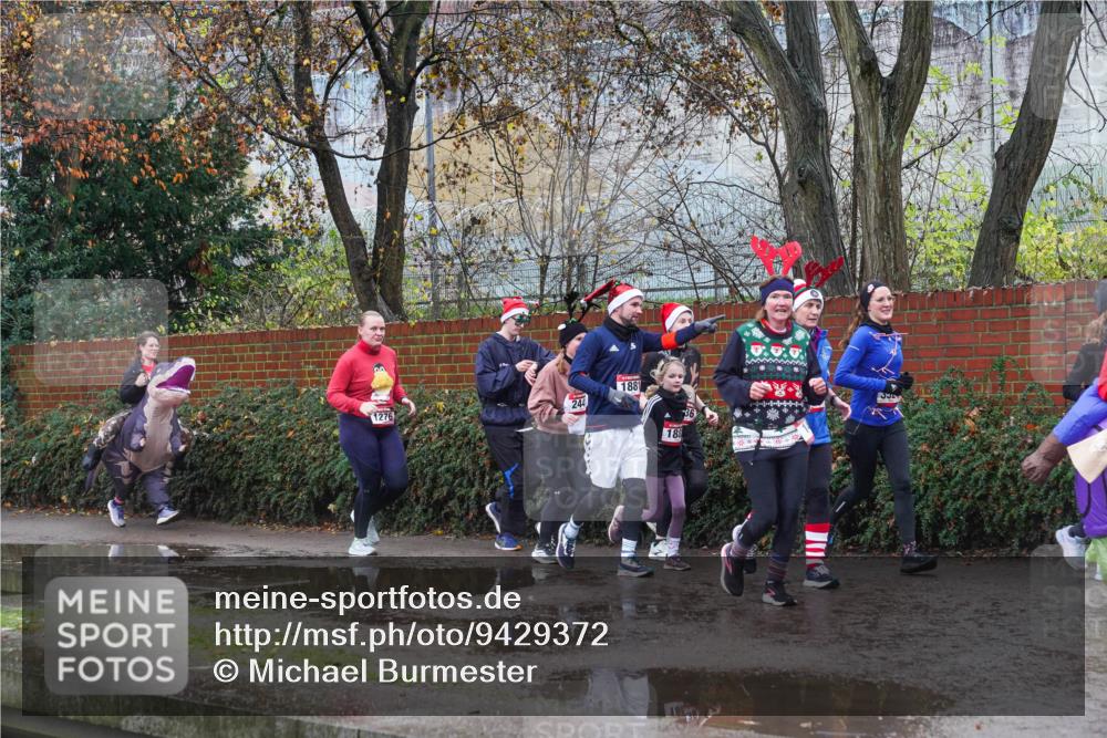 07.12.2025 - St. Pauli X-Mass-Run No. 15 Michael Burmester http://msf.ph/oto/9429372 07.12.2025 11:25:22 Laufen 1881, 244, 1276, 36, 188, 18 meine-sportfotos.de