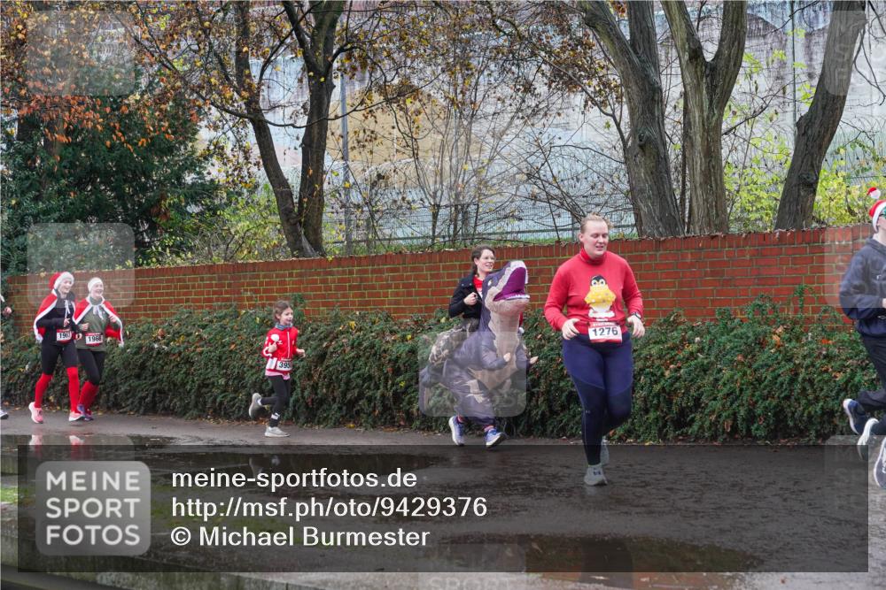 07.12.2025 - St. Pauli X-Mass-Run No. 15 Michael Burmester http://msf.ph/oto/9429376 07.12.2025 11:25:24 Laufen 1967, 395, 1276 meine-sportfotos.de