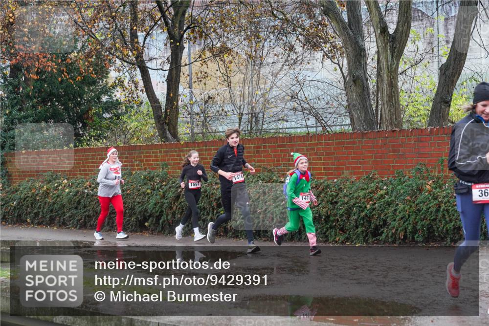07.12.2025 - St. Pauli X-Mass-Run No. 15 Michael Burmester http://msf.ph/oto/9429391 07.12.2025 11:25:39 Laufen 1597, 1474, 1471, 36 meine-sportfotos.de