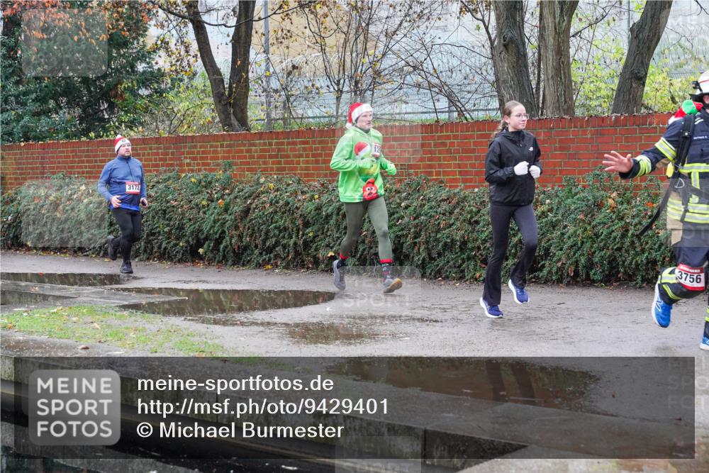 07.12.2025 - St. Pauli X-Mass-Run No. 15 Michael Burmester http://msf.ph/oto/9429401 07.12.2025 09:45:27 Laufen 3172, 3756 meine-sportfotos.de