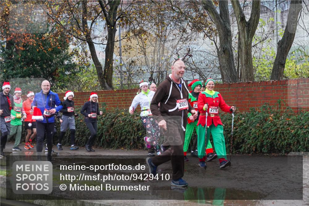07.12.2025 - St. Pauli X-Mass-Run No. 15 Michael Burmester http://msf.ph/oto/9429410 07.12.2025 11:25:52 Laufen 2853, 41, 62, 644, 210, 2027, 27, 2778 meine-sportfotos.de