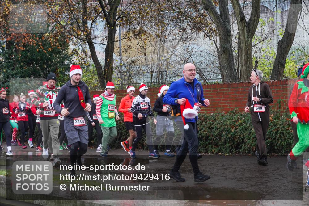 07.12.2025 - St. Pauli X-Mass-Run No. 15 Michael Burmester http://msf.ph/oto/9429416 07.12.2025 11:25:54 Laufen 954, 2263, 2109, 2344, 2246, 62, 2853, 648 meine-sportfotos.de