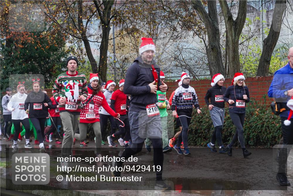 07.12.2025 - St. Pauli X-Mass-Run No. 15 Michael Burmester http://msf.ph/oto/9429419 07.12.2025 11:25:55 Laufen 287, 3697, 193, 2263, 2111, 210, 2853, 2344, 2346, 644 meine-sportfotos.de