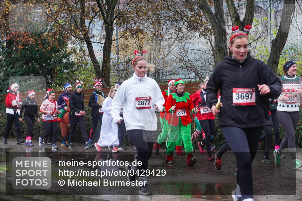 07.12.2025 - St. Pauli X-Mass-Run No. 15 Michael Burmester http://msf.ph/oto/9429429 07.12.2025 11:25:59 Laufen 2872, 3697, 996, 2775, 954 meine-sportfotos.de