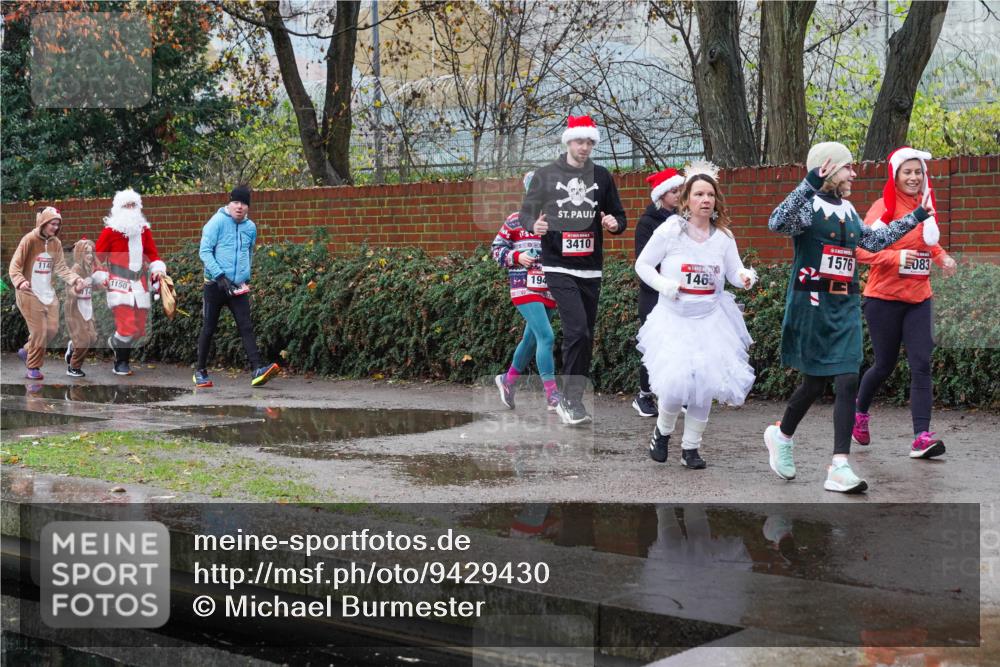 07.12.2025 - St. Pauli X-Mass-Run No. 15 Michael Burmester http://msf.ph/oto/9429430 07.12.2025 09:45:42 Laufen 114, 1150, 194, 3410, 1465, 1576, 083 meine-sportfotos.de