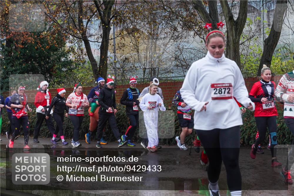 07.12.2025 - St. Pauli X-Mass-Run No. 15 Michael Burmester http://msf.ph/oto/9429433 07.12.2025 11:26:00 Laufen 1916, 34, 3312, 2842, 2872, 954 meine-sportfotos.de