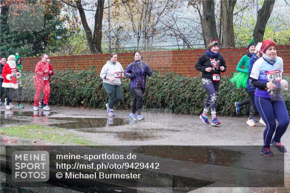 07.12.2025 - St. Pauli X-Mass-Run No. 15 Michael Burmester http://msf.ph/oto/9429442 07.12.2025 09:45:49 Laufen 136, 989, 88, 979, 57, 4354 meine-sportfotos.de