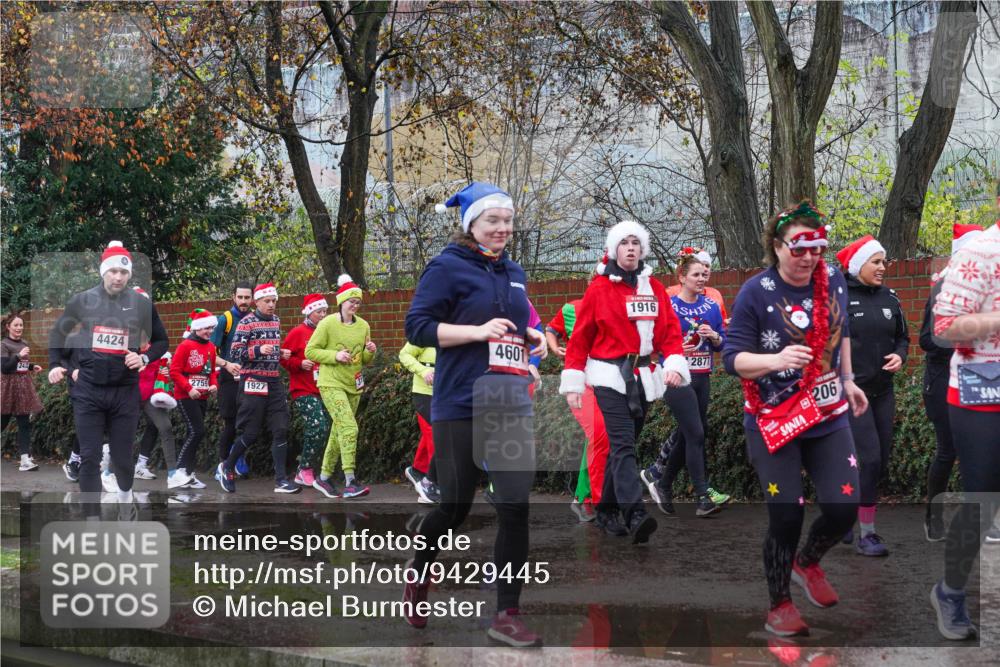 07.12.2025 - St. Pauli X-Mass-Run No. 15 Michael Burmester http://msf.ph/oto/9429445 07.12.2025 11:26:05 Laufen 2432, 4424, 2759, 1927, 4601, 1916, 2877, 206 meine-sportfotos.de