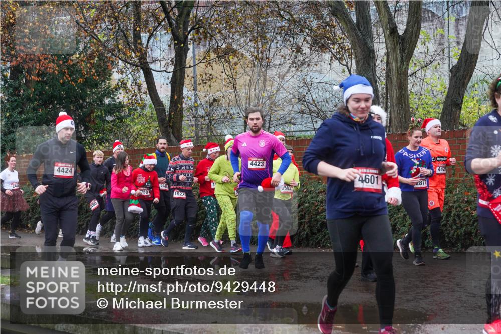 07.12.2025 - St. Pauli X-Mass-Run No. 15 Michael Burmester http://msf.ph/oto/9429448 07.12.2025 11:26:06 Laufen 4424, 180, 759, 2624, 1927, 4423, 3583, 4601, 2877, 442 meine-sportfotos.de
