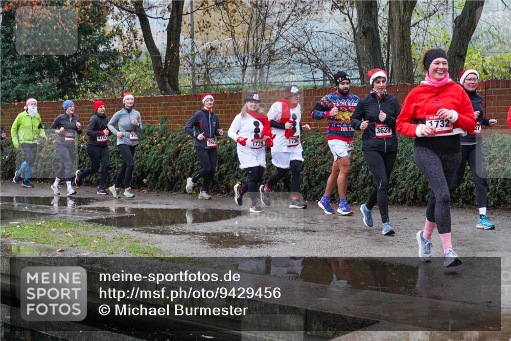 07.12.2025 - St. Pauli X-Mass-Run No. 15 Michael Burmester http://msf.ph/oto/9429456 07.12.2025 09:45:54 Laufen 4735, 39, 3935, 1735, 1736, 1330, 44, 1732, 3628, 27 meine-sportfotos.de