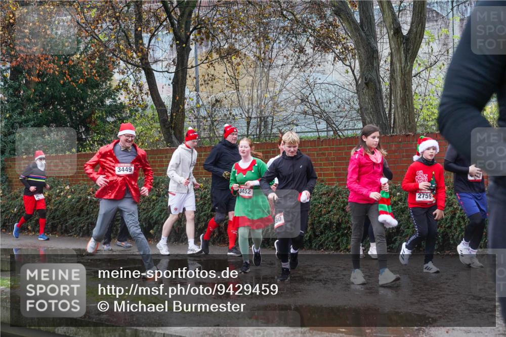 07.12.2025 - St. Pauli X-Mass-Run No. 15 Michael Burmester http://msf.ph/oto/9429459 07.12.2025 11:26:10 Laufen 3449, 3452, 2759, 80 meine-sportfotos.de