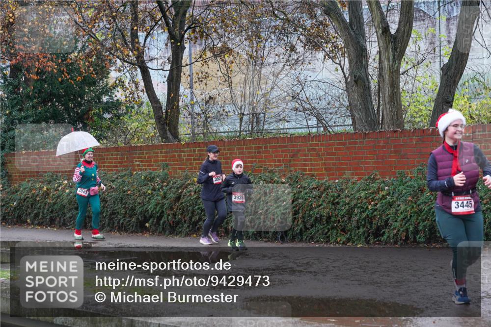 07.12.2025 - St. Pauli X-Mass-Run No. 15 Michael Burmester http://msf.ph/oto/9429473 07.12.2025 11:26:27 Laufen 3843, 3924, 3925, 3445 meine-sportfotos.de