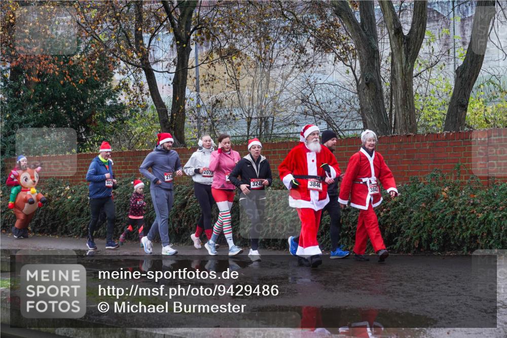 07.12.2025 - St. Pauli X-Mass-Run No. 15 Michael Burmester http://msf.ph/oto/9429486 07.12.2025 11:26:35 Laufen 2075, 214, 324, 3249, 3844, 3842 meine-sportfotos.de