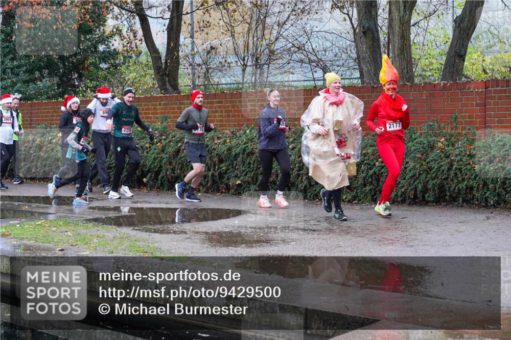 07.12.2025 - St. Pauli X-Mass-Run No. 15 Michael Burmester http://msf.ph/oto/9429500 07.12.2025 09:46:19 Laufen 896, 3904, 2758, 770, 2177 meine-sportfotos.de
