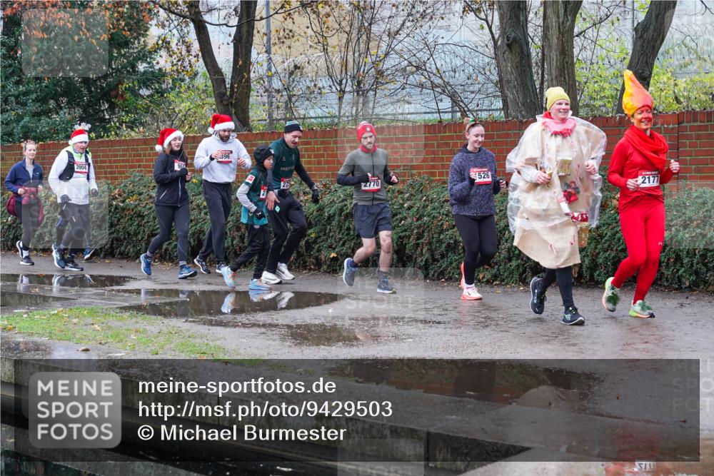07.12.2025 - St. Pauli X-Mass-Run No. 15 Michael Burmester http://msf.ph/oto/9429503 07.12.2025 09:46:20 Laufen 396, 3904, 27, 2770, 526, 2177 meine-sportfotos.de