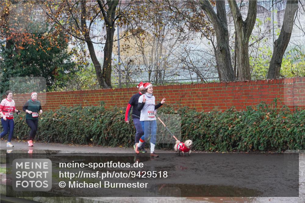 07.12.2025 - St. Pauli X-Mass-Run No. 15 Michael Burmester http://msf.ph/oto/9429518 07.12.2025 11:26:57 Laufen 2735, 1289 meine-sportfotos.de