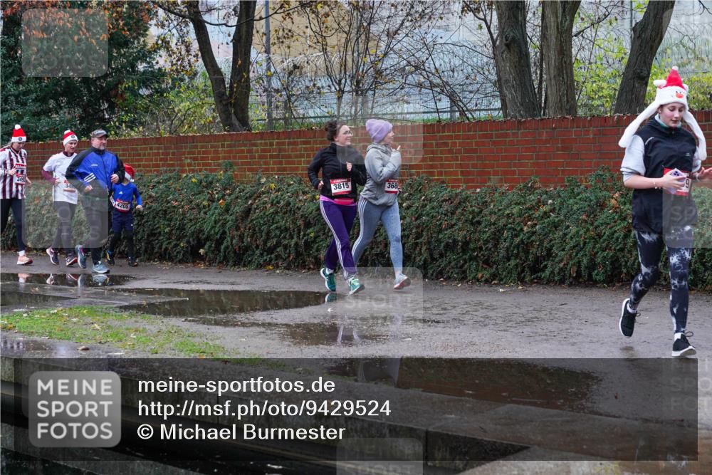 07.12.2025 - St. Pauli X-Mass-Run No. 15 Michael Burmester http://msf.ph/oto/9429524 07.12.2025 09:46:39 Laufen 34, 4205, 3815, 368 meine-sportfotos.de