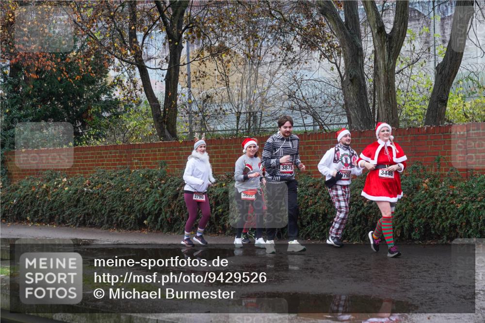 07.12.2025 - St. Pauli X-Mass-Run No. 15 Michael Burmester http://msf.ph/oto/9429526 07.12.2025 11:27:05 Laufen 3790, 3853, 3875, 3795, 3446 meine-sportfotos.de