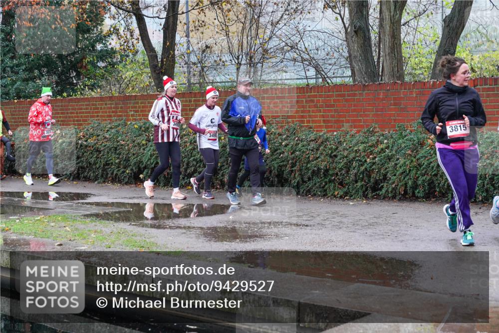 07.12.2025 - St. Pauli X-Mass-Run No. 15 Michael Burmester http://msf.ph/oto/9429527 07.12.2025 09:46:41 Laufen 3874, 3495, 3815 meine-sportfotos.de