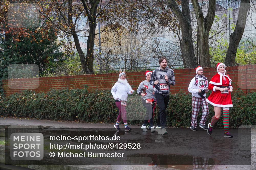 07.12.2025 - St. Pauli X-Mass-Run No. 15 Michael Burmester http://msf.ph/oto/9429528 07.12.2025 11:27:06 Laufen 3790, 3875, 446 meine-sportfotos.de