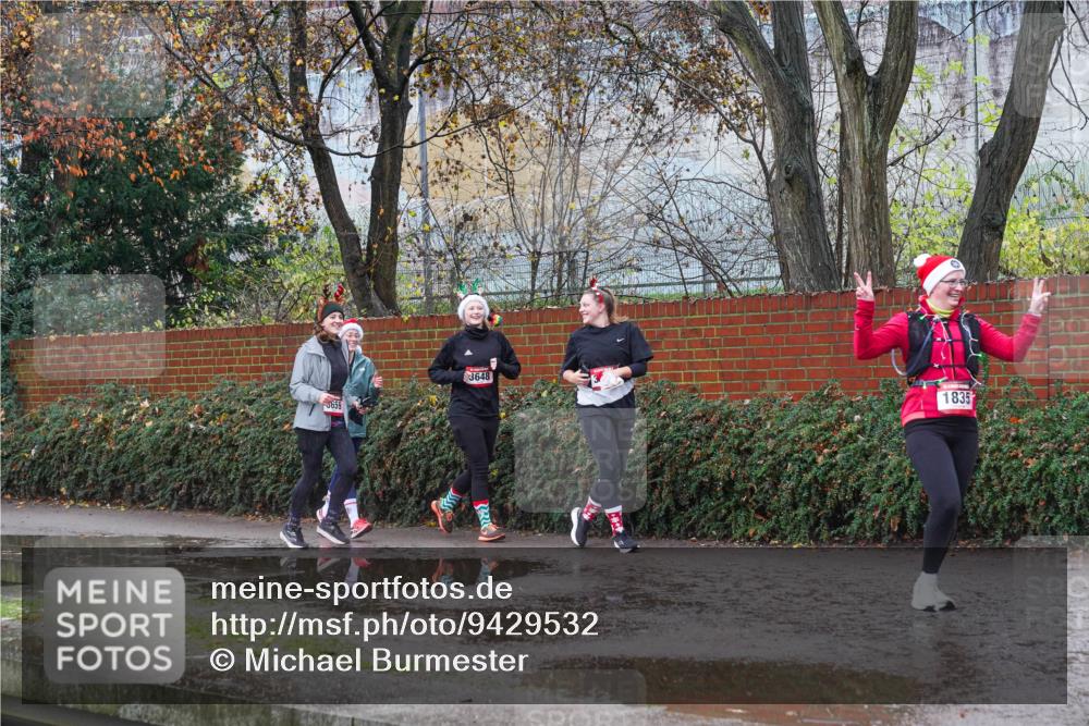 07.12.2025 - St. Pauli X-Mass-Run No. 15 Michael Burmester http://msf.ph/oto/9429532 07.12.2025 11:27:12 Laufen 659, 3648, 1835 meine-sportfotos.de