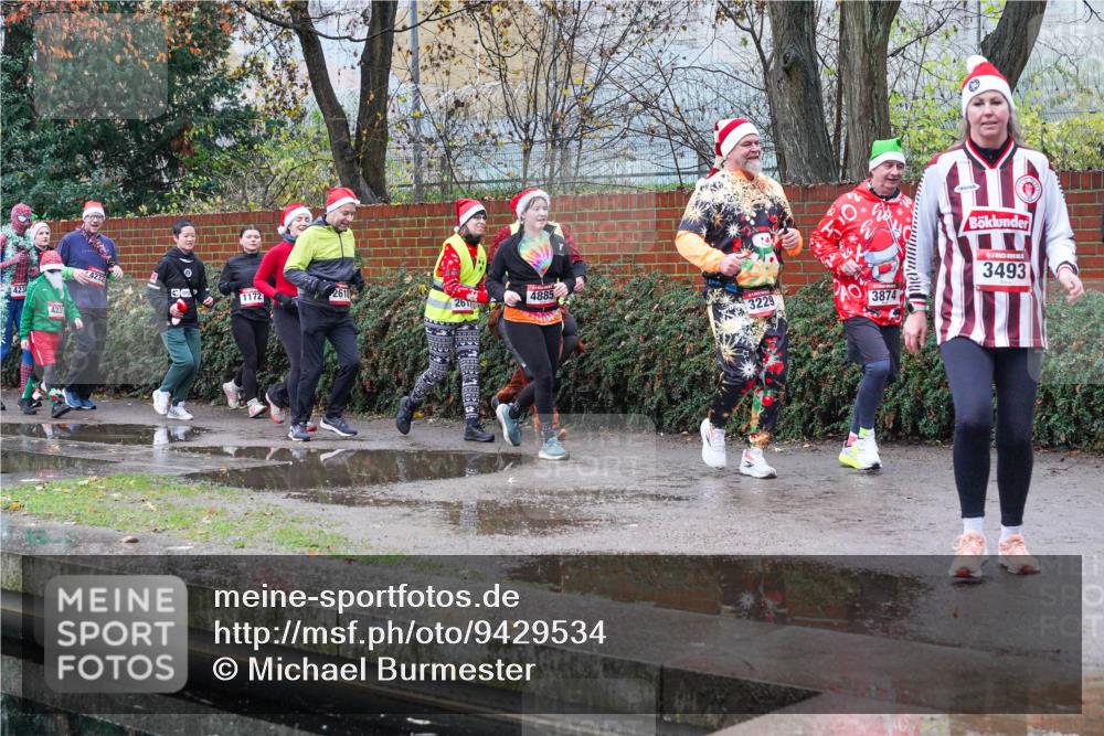 07.12.2025 - St. Pauli X-Mass-Run No. 15 Michael Burmester http://msf.ph/oto/9429534 07.12.2025 09:46:45 Laufen 4234, 4231, 4232, 2611, 4885, 1172, 3229, 3874, 3493 meine-sportfotos.de