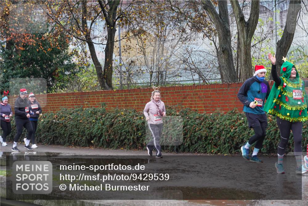 07.12.2025 - St. Pauli X-Mass-Run No. 15 Michael Burmester http://msf.ph/oto/9429539 07.12.2025 11:27:22 Laufen 2596, 349, 3498, 3499, 502, 3356 meine-sportfotos.de