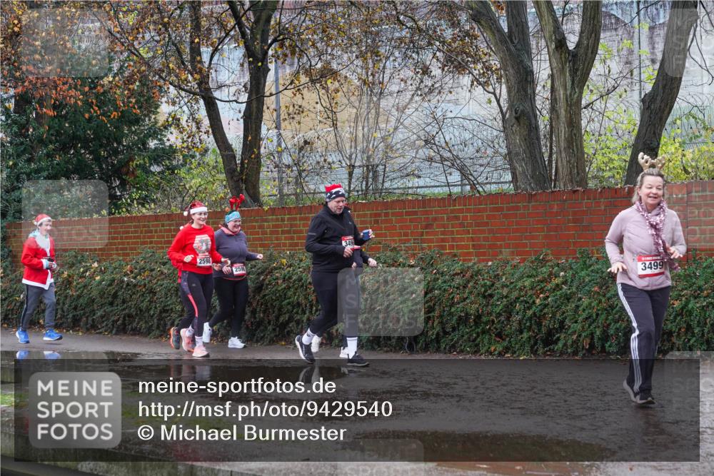 07.12.2025 - St. Pauli X-Mass-Run No. 15 Michael Burmester http://msf.ph/oto/9429540 07.12.2025 11:27:25 Laufen 2598, 2596, 3499, 3499 meine-sportfotos.de