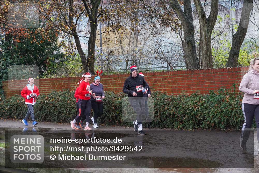 07.12.2025 - St. Pauli X-Mass-Run No. 15 Michael Burmester http://msf.ph/oto/9429542 07.12.2025 11:27:25 Laufen 2598, 2596, 3496, 34 meine-sportfotos.de