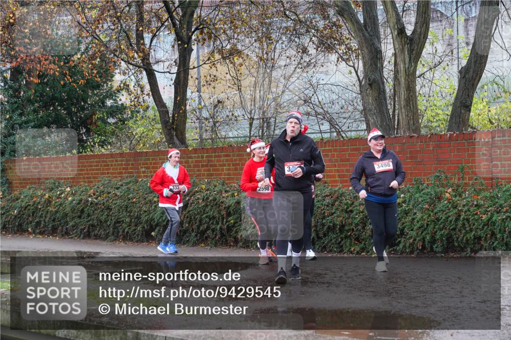 07.12.2025 - St. Pauli X-Mass-Run No. 15 Michael Burmester http://msf.ph/oto/9429545 07.12.2025 11:27:26 Laufen 333, 3498, 2598 meine-sportfotos.de