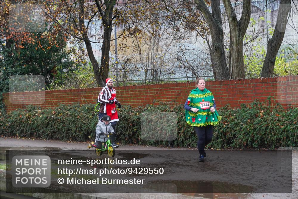 07.12.2025 - St. Pauli X-Mass-Run No. 15 Michael Burmester http://msf.ph/oto/9429550 07.12.2025 11:27:42 Laufen 222, 3444 meine-sportfotos.de